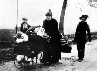 Refugiados belgas chegam à França em 1914